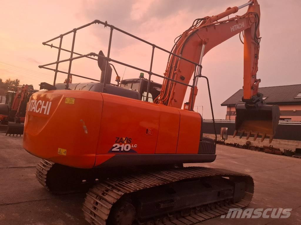 Hitachi 210LC حفارات زحافة