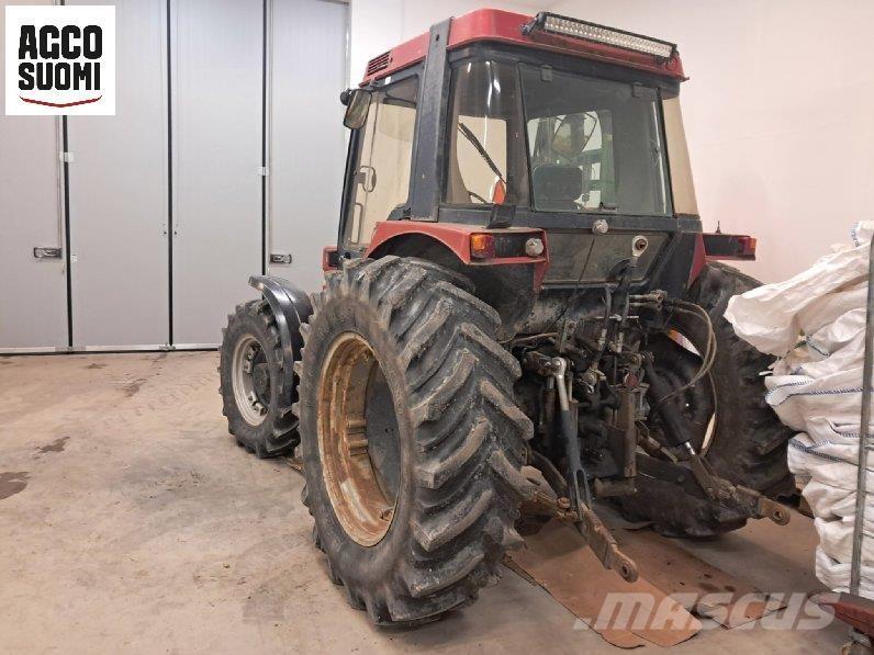 Case IH 885 XL الجرارات