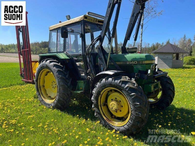 John Deere 2140 الجرارات