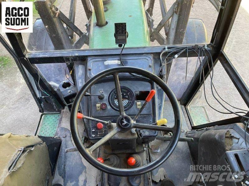 John Deere 2140 الجرارات