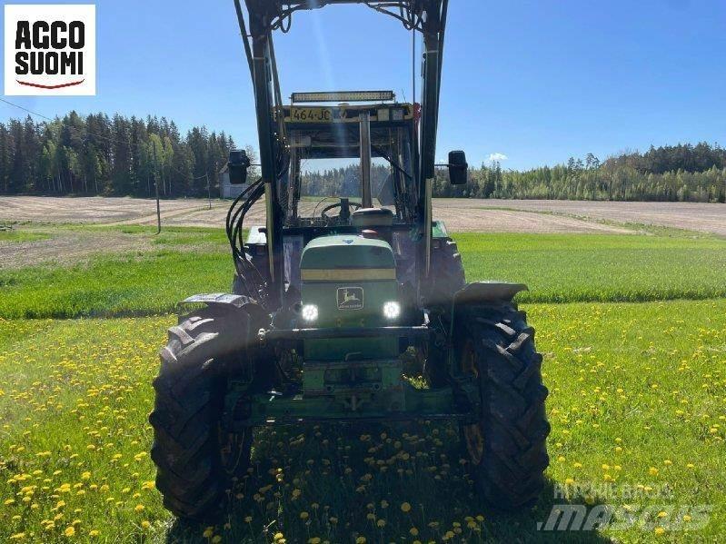 John Deere 2140 الجرارات