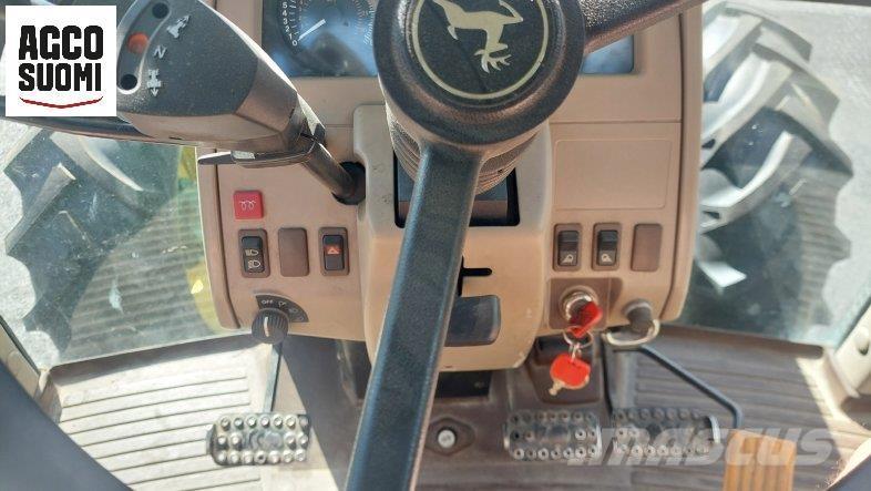 John Deere 6220 SE الجرارات