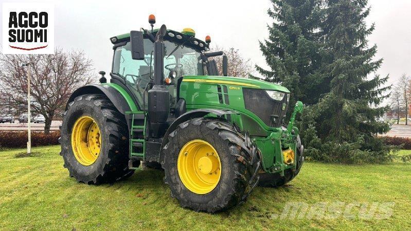 John Deere 6250 R الجرارات