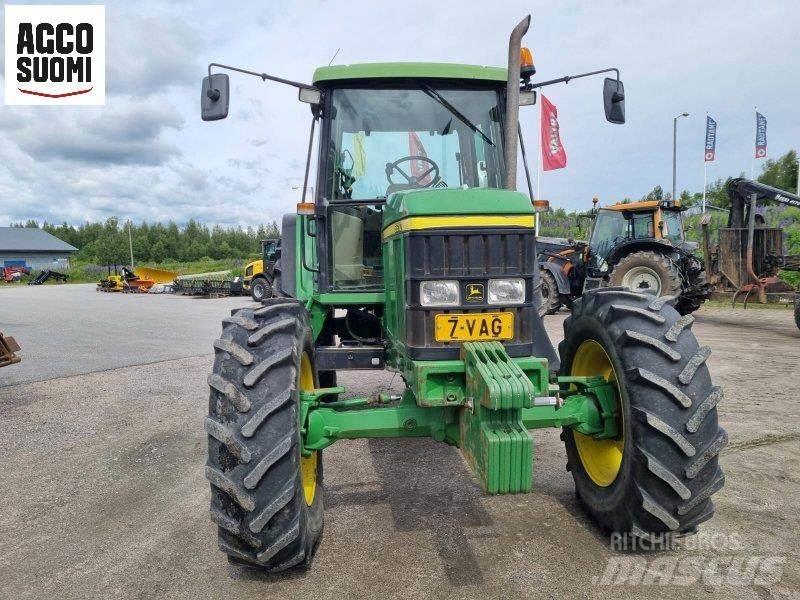 John Deere 6610 الجرارات