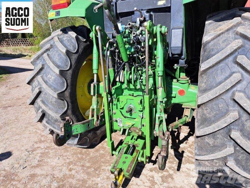 John Deere 6800 الجرارات