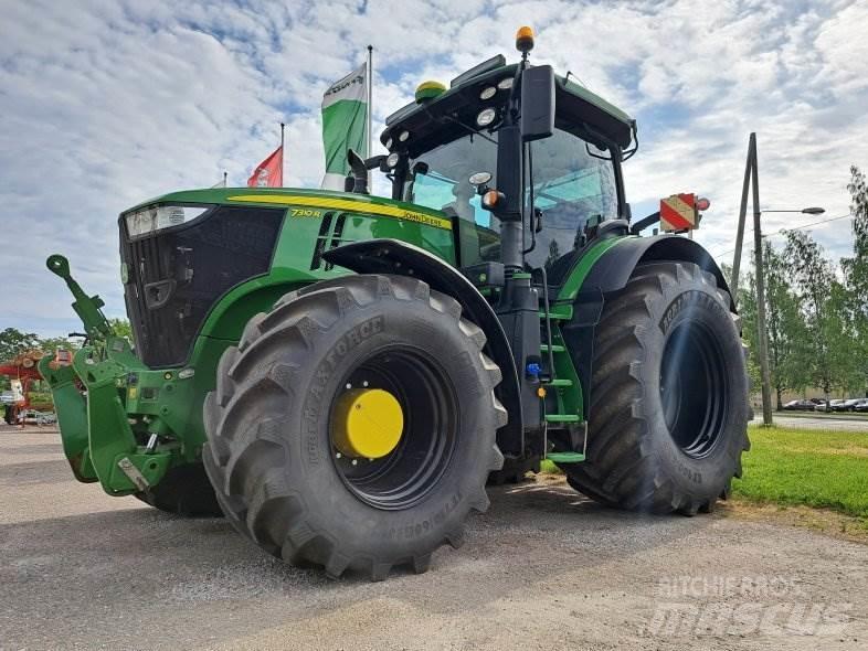John Deere 7310 R الجرارات