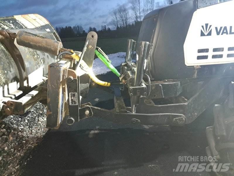 Valmet 8100 الجرارات