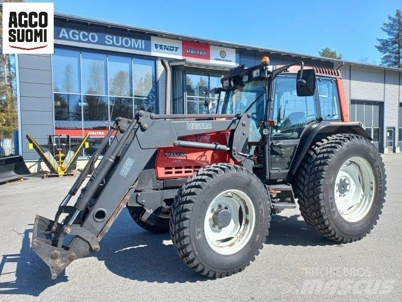 Valtra 6850 H الجرارات