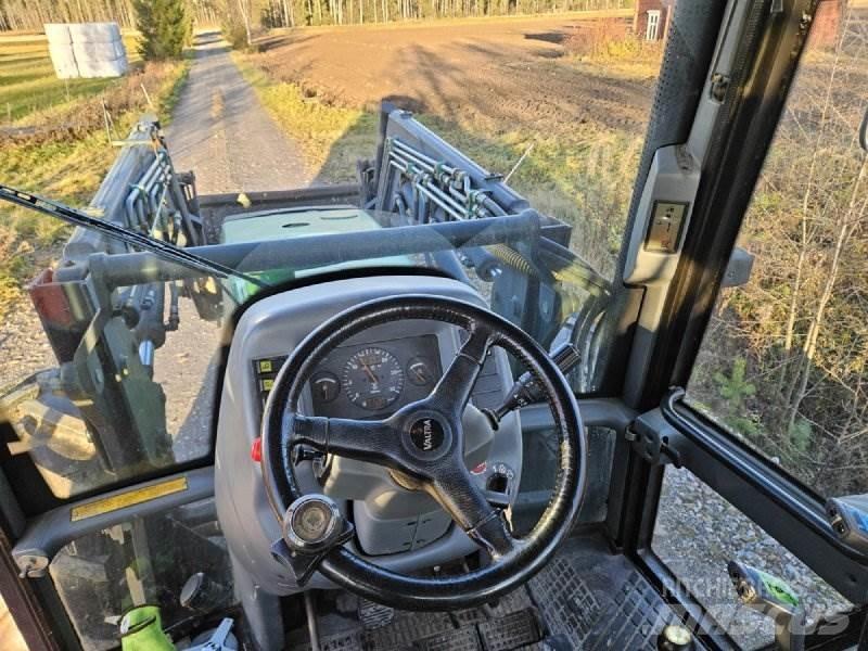 Valtra 6850 HITECH الجرارات