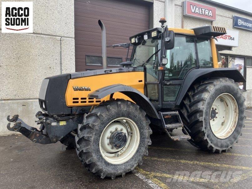 Valtra 8050 HITECH الجرارات