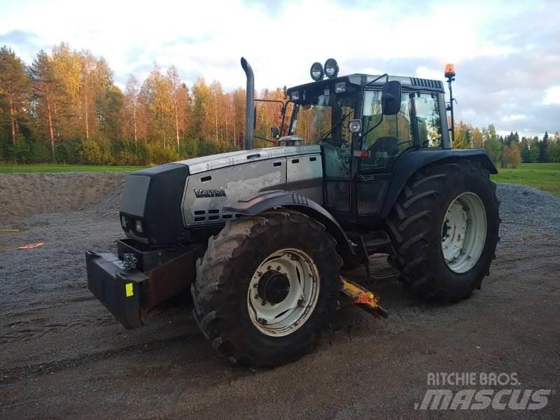 Valtra 8400 الجرارات