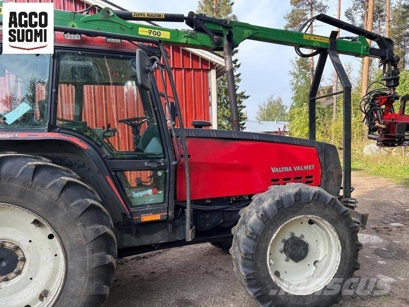Valtra 8400 الجرارات