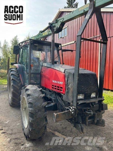 Valtra 8400 الجرارات