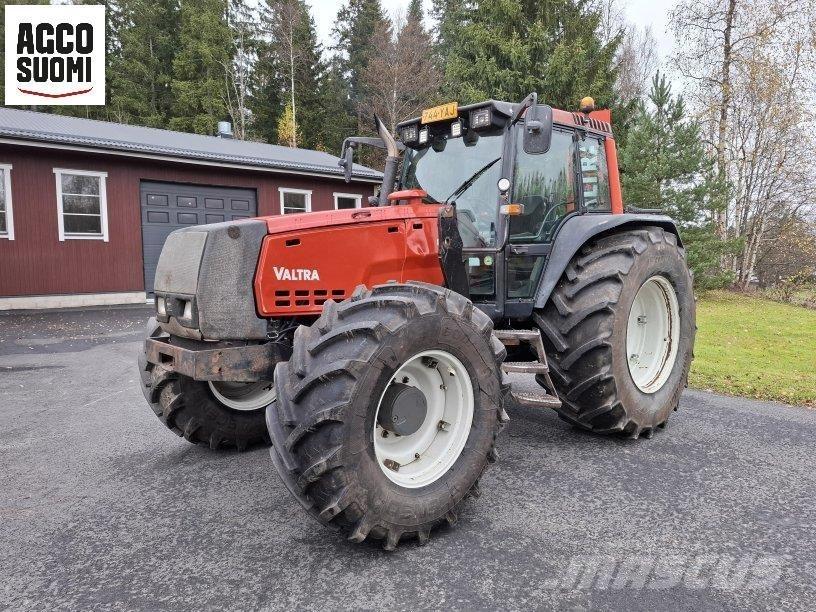 Valtra 8550 HT الجرارات