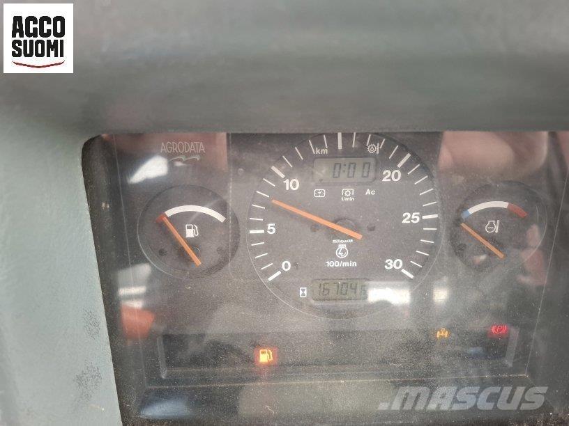 Valtra 8550 HT الجرارات