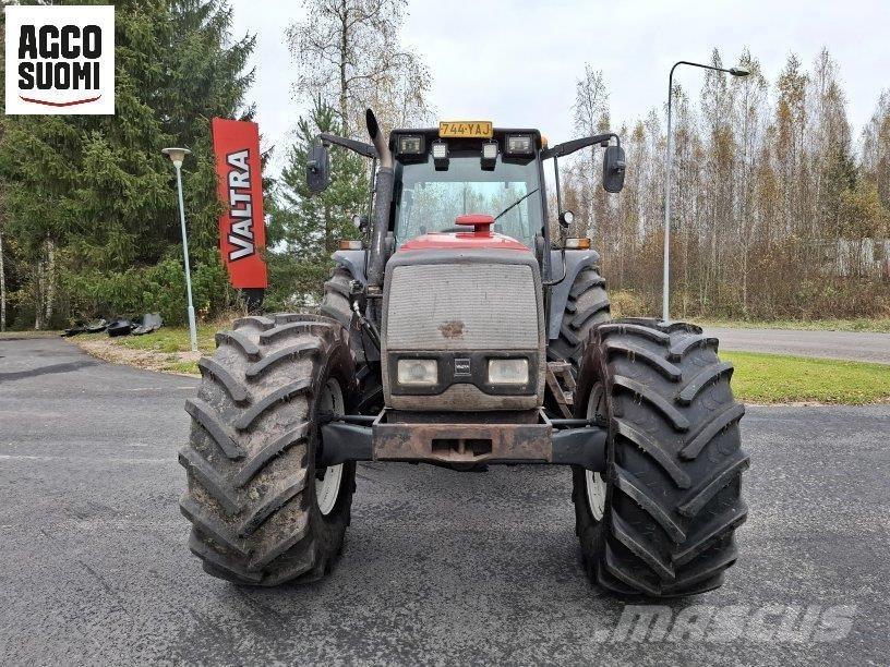 Valtra 8550 HT الجرارات