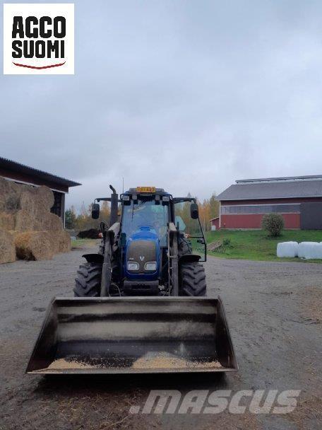 Valtra A92 الجرارات