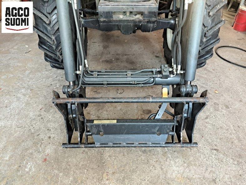 Valtra A92 الجرارات