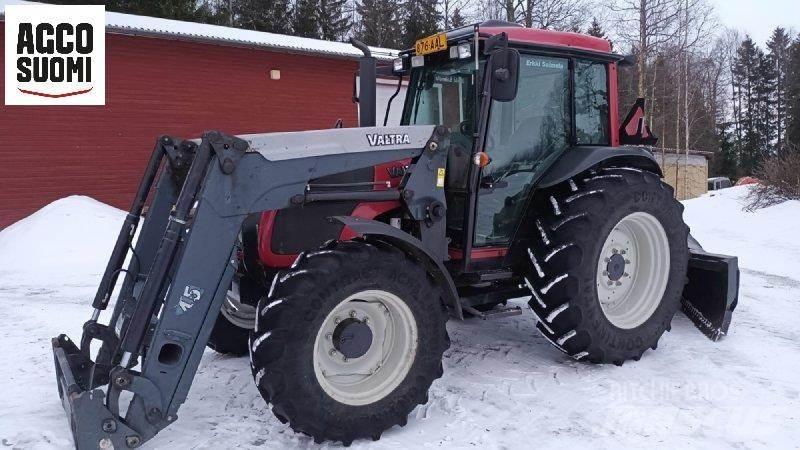 Valtra A92 الجرارات