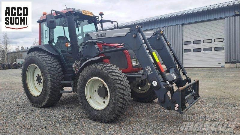 Valtra A93 HT الجرارات