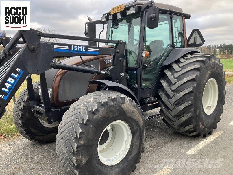 Valtra A93 HT الجرارات