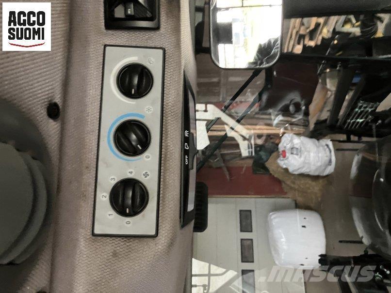 Valtra A93 HT الجرارات