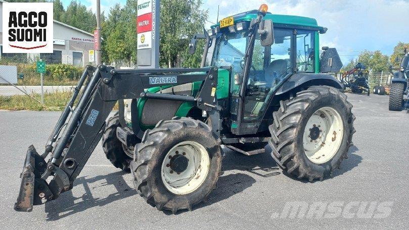 Valtra A95 الجرارات