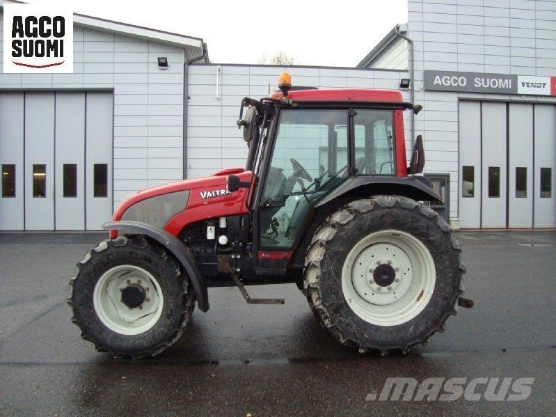 Valtra A95 N الجرارات