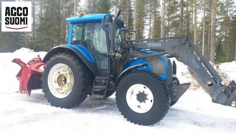 Valtra C120 الجرارات