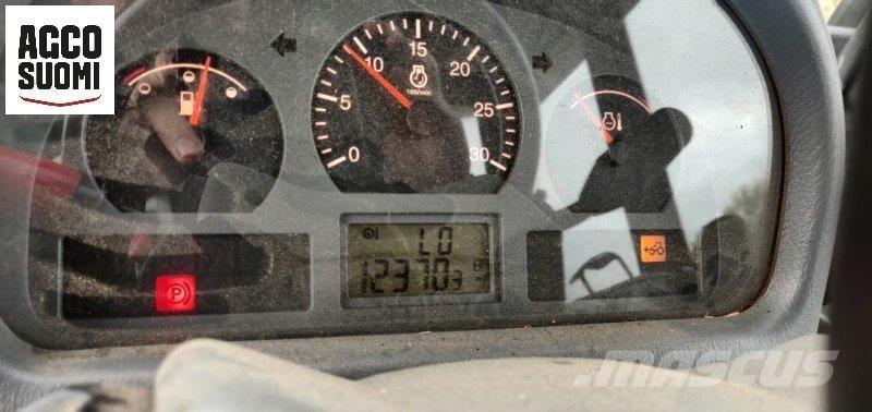 Valtra C120 الجرارات