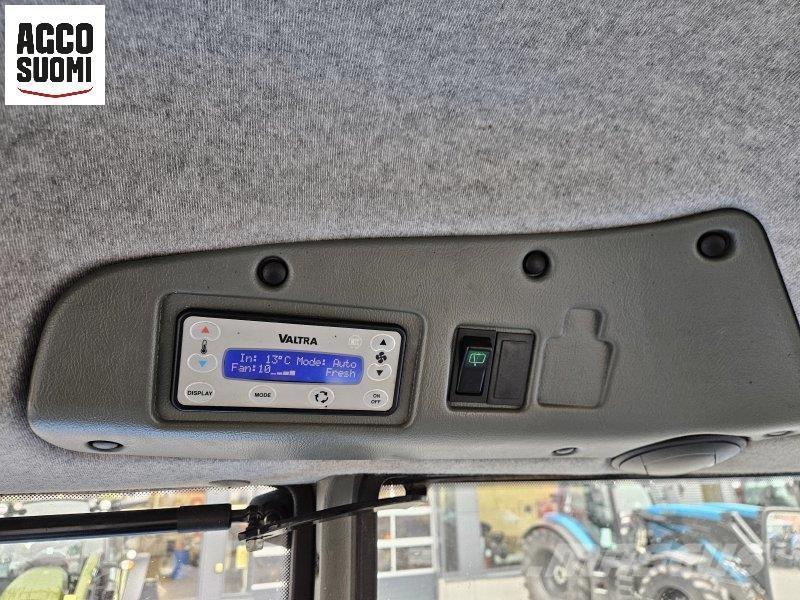 Valtra C120 الجرارات