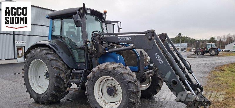 Valtra C130 الجرارات