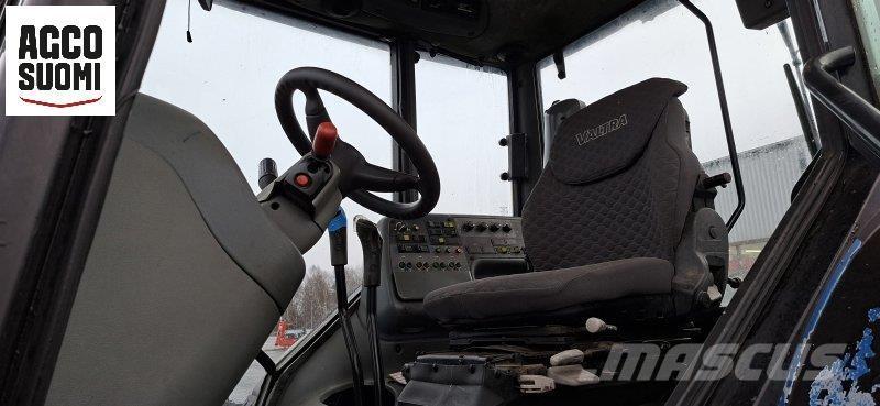 Valtra C130 الجرارات