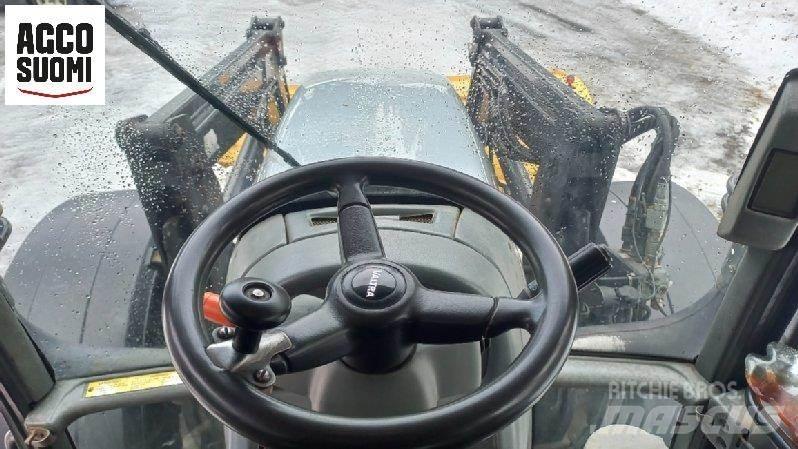 Valtra M150 الجرارات