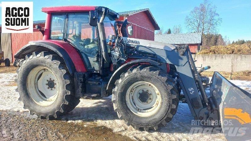 Valtra N122D الجرارات