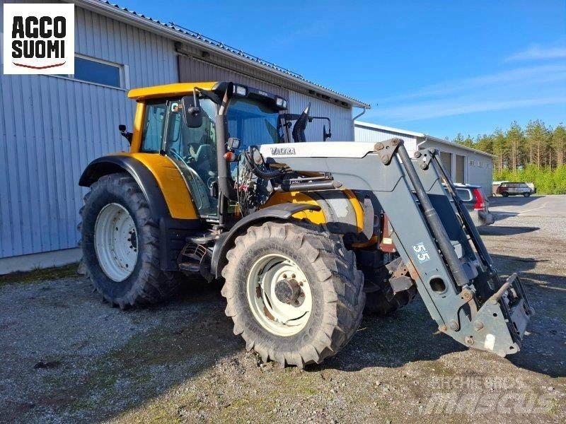 Valtra N122D الجرارات