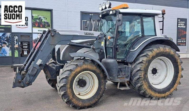 Valtra N141 A الجرارات