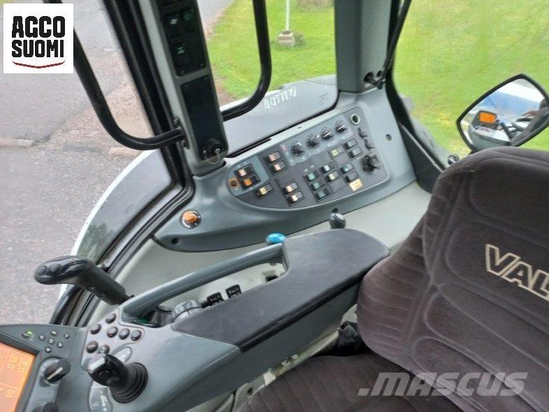 Valtra N141 A الجرارات