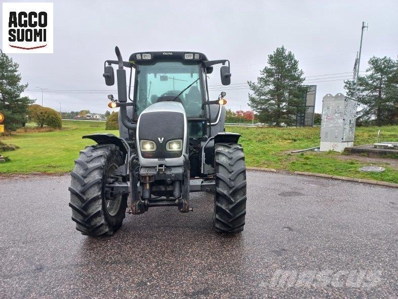 Valtra N141 A الجرارات