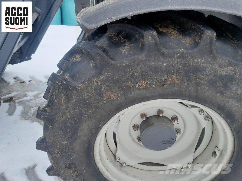 Valtra N141 H الجرارات