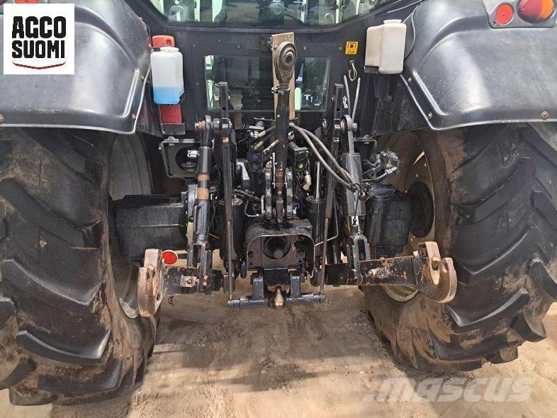 Valtra N141 HITECH الجرارات
