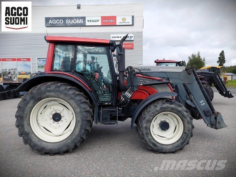 Valtra N141 HITECH الجرارات