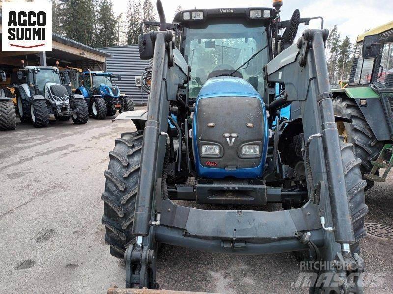 Valtra N142 D +EK الجرارات