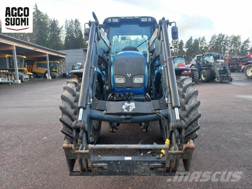 Valtra N142 VERSU الجرارات