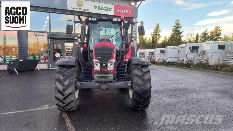 Valtra N143 DIRECT الجرارات