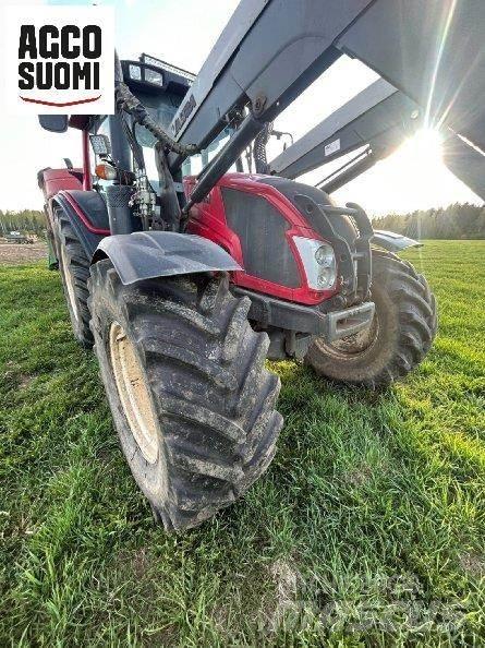 Valtra N143 HT الجرارات