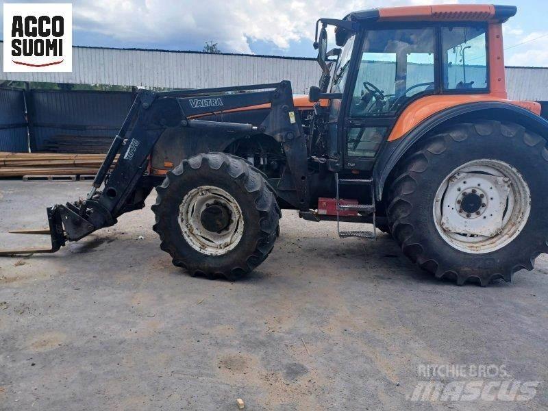 Valtra T130 CH الجرارات