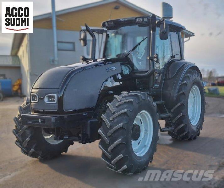 Valtra T140 الجرارات