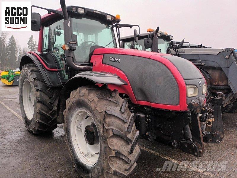 Valtra T151 HT + الجرارات