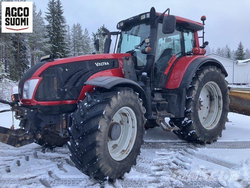 Valtra T163 VERSU الجرارات